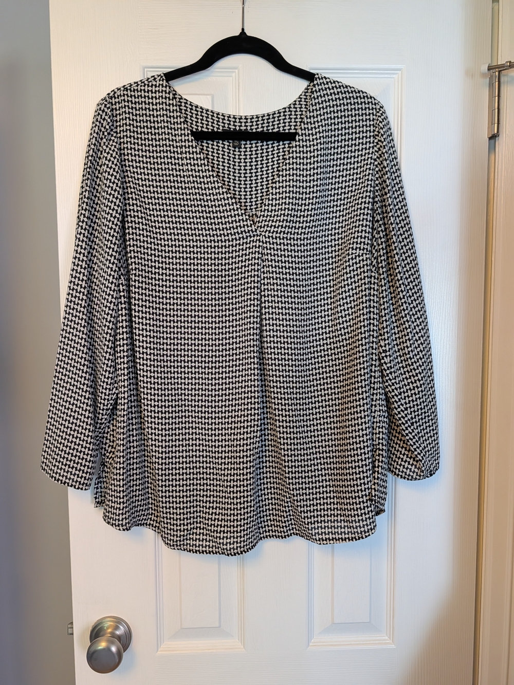 Talbots Black and White Houndstooth V-Neck Blouse